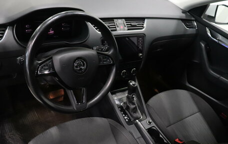 Skoda Octavia, 2018 год, 1 917 000 рублей, 8 фотография