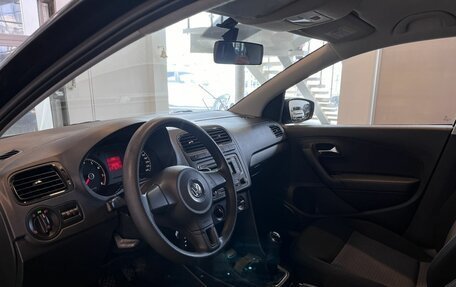 Volkswagen Polo VI (EU Market), 2013 год, 812 000 рублей, 23 фотография