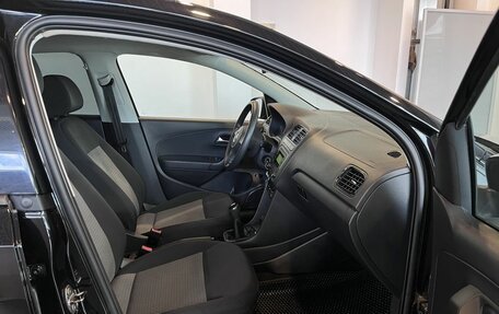 Volkswagen Polo VI (EU Market), 2013 год, 812 000 рублей, 29 фотография