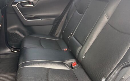 Toyota RAV4, 2021 год, 3 200 000 рублей, 2 фотография