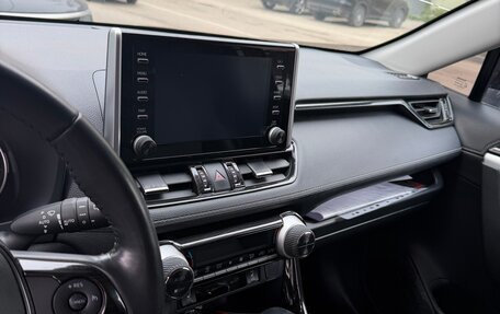 Toyota RAV4, 2021 год, 3 200 000 рублей, 5 фотография