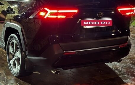 Toyota RAV4, 2021 год, 3 200 000 рублей, 21 фотография