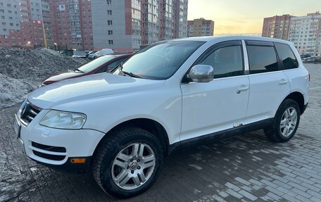 Volkswagen Touareg III, 2005 год, 570 000 рублей, 2 фотография
