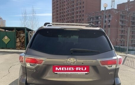 Toyota Highlander III, 2014 год, 3 350 000 рублей, 8 фотография