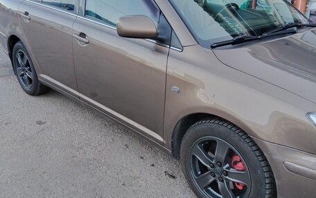 Toyota Avensis III рестайлинг, 2003 год, 690 000 рублей, 9 фотография