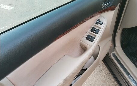 Toyota Avensis III рестайлинг, 2003 год, 690 000 рублей, 6 фотография