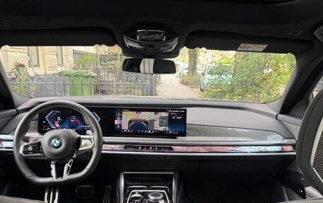 BMW 7 серия, 2023 год, 10 999 999 рублей, 14 фотография