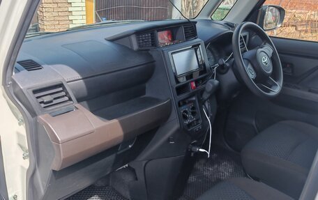 Toyota Roomy I, 2021 год, 985 000 рублей, 7 фотография