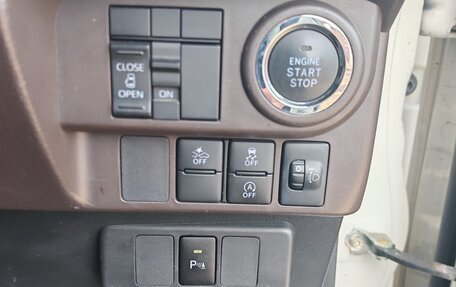 Toyota Roomy I, 2021 год, 985 000 рублей, 10 фотография