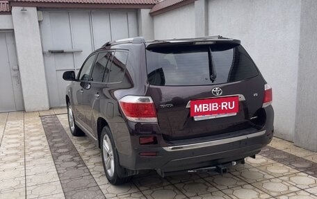 Toyota Highlander III, 2011 год, 1 600 000 рублей, 5 фотография