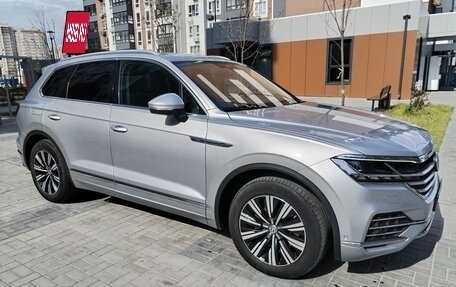 Volkswagen Touareg III, 2020 год, 4 300 000 рублей, 1 фотография