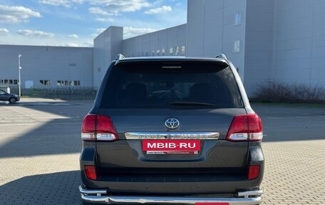 Toyota Land Cruiser 200, 2011 год, 3 850 000 рублей, 7 фотография