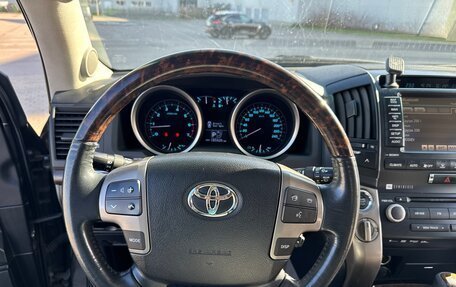 Toyota Land Cruiser 200, 2011 год, 3 850 000 рублей, 30 фотография