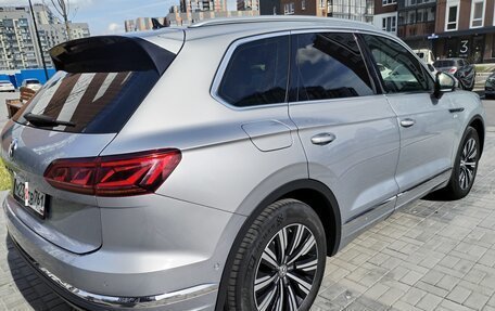 Volkswagen Touareg III, 2020 год, 4 300 000 рублей, 5 фотография