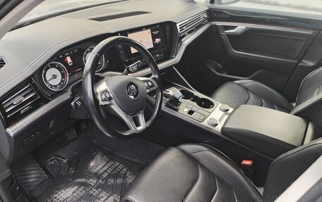 Volkswagen Touareg III, 2020 год, 4 300 000 рублей, 17 фотография
