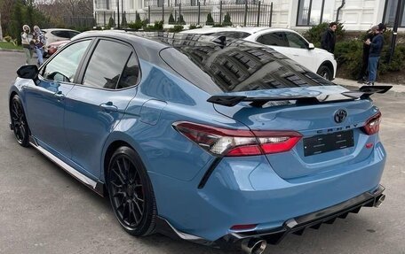 Toyota Camry, 2022 год, 3 280 000 рублей, 5 фотография