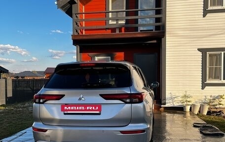 Mitsubishi Outlander, 2022 год, 3 900 022 рублей, 3 фотография