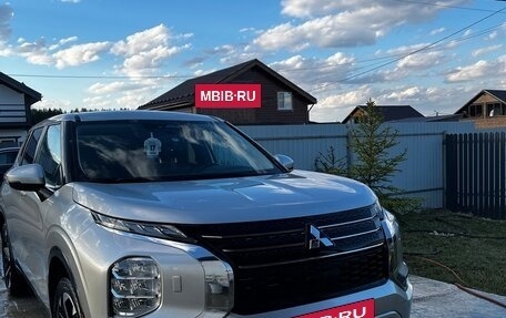 Mitsubishi Outlander, 2022 год, 3 900 022 рублей, 8 фотография