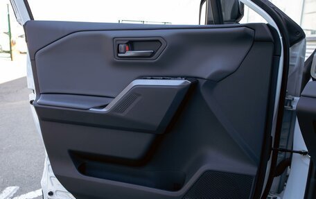 Toyota RAV4, 2025 год, 4 555 000 рублей, 12 фотография