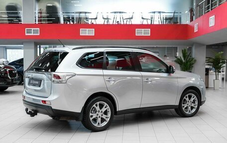 Mitsubishi Outlander III рестайлинг 3, 2013 год, 1 350 000 рублей, 2 фотография