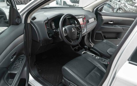 Mitsubishi Outlander III рестайлинг 3, 2013 год, 1 350 000 рублей, 6 фотография