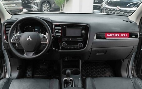 Mitsubishi Outlander III рестайлинг 3, 2013 год, 1 350 000 рублей, 11 фотография