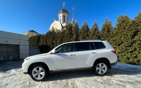Toyota Highlander III, 2011 год, 1 875 000 рублей, 4 фотография