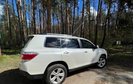 Toyota Highlander III, 2011 год, 1 875 000 рублей, 7 фотография