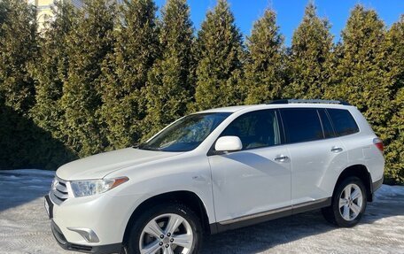 Toyota Highlander III, 2011 год, 1 875 000 рублей, 3 фотография