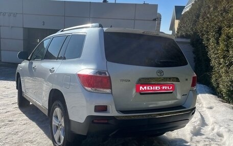 Toyota Highlander III, 2011 год, 1 875 000 рублей, 6 фотография