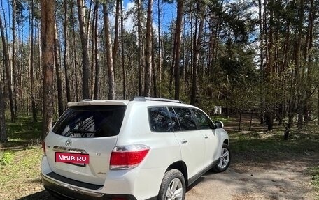 Toyota Highlander III, 2011 год, 1 875 000 рублей, 8 фотография