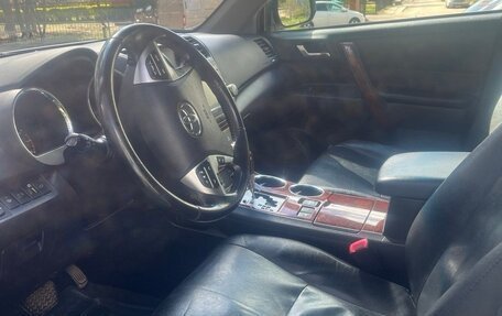 Toyota Highlander III, 2011 год, 1 875 000 рублей, 16 фотография