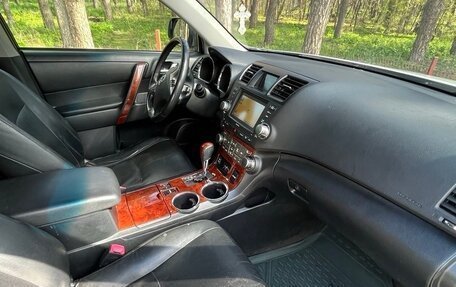 Toyota Highlander III, 2011 год, 1 875 000 рублей, 12 фотография