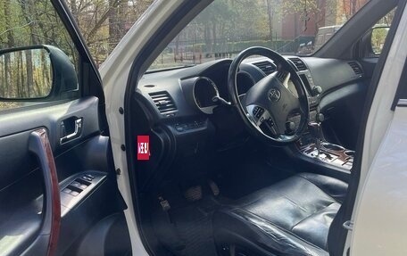 Toyota Highlander III, 2011 год, 1 875 000 рублей, 14 фотография