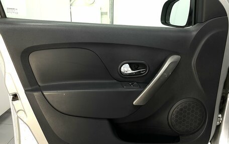 Renault Sandero II рестайлинг, 2016 год, 909 000 рублей, 17 фотография