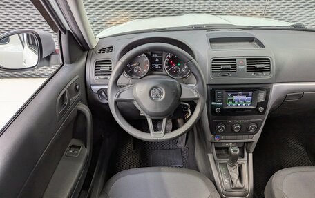 Skoda Yeti I рестайлинг, 2017 год, 1 425 000 рублей, 14 фотография