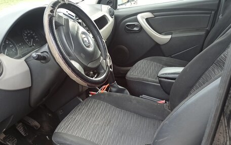 Renault Logan I, 2010 год, 315 000 рублей, 4 фотография