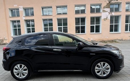 Honda Vezel, 2018 год, 1 800 000 рублей, 3 фотография