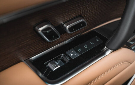 Land Rover Range Rover IV рестайлинг, 2024 год, 21 000 000 рублей, 11 фотография