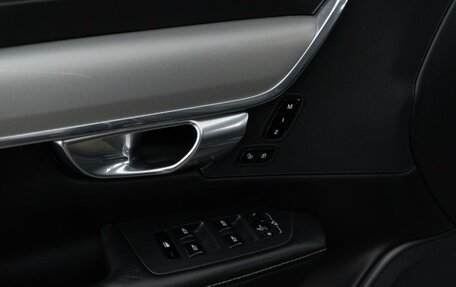Volvo S90 II рестайлинг, 2017 год, 3 499 050 рублей, 17 фотография