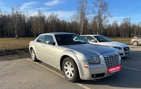 Chrysler 300C II, 2004 год, 850 000 рублей, 4 фотография