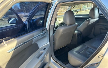 Chrysler 300C II, 2004 год, 850 000 рублей, 9 фотография