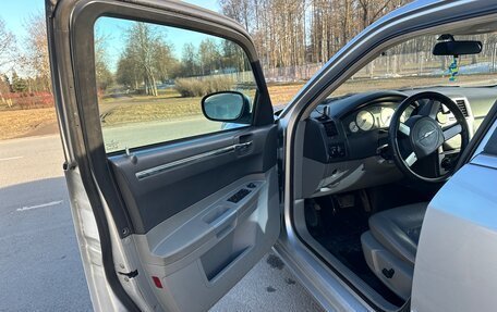 Chrysler 300C II, 2004 год, 850 000 рублей, 8 фотография