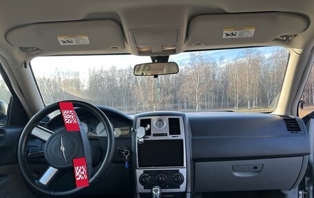 Chrysler 300C II, 2004 год, 850 000 рублей, 12 фотография