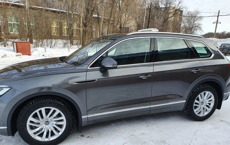 Volkswagen Touareg III, 2021 год, 7 900 000 рублей, 2 фотография