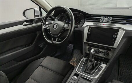 Volkswagen Passat B8 рестайлинг, 2018 год, 2 342 000 рублей, 10 фотография