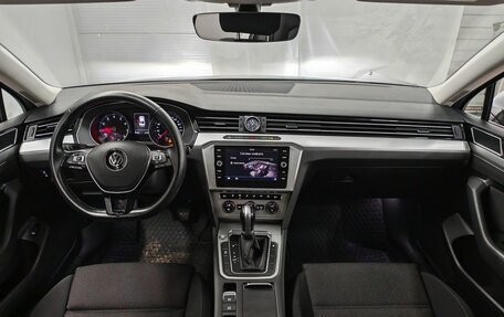 Volkswagen Passat B8 рестайлинг, 2018 год, 2 342 000 рублей, 11 фотография