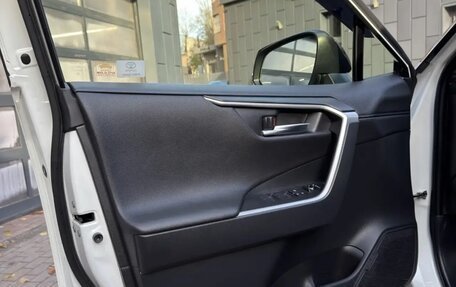 Toyota RAV4, 2019 год, 3 700 000 рублей, 1 фотография