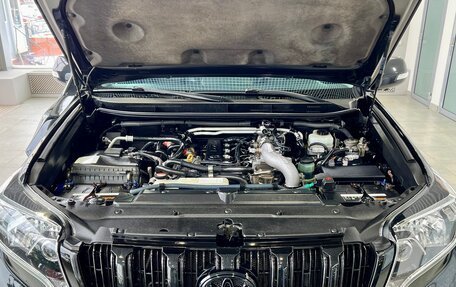 Toyota Land Cruiser Prado 150 рестайлинг 2, 2014 год, 3 980 000 рублей, 36 фотография