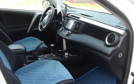 Toyota RAV4, 2017 год, 2 549 000 рублей, 6 фотография